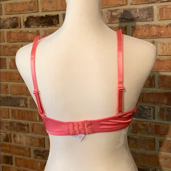 NWT Secret Treasures t- shirt bra size 36DDD - Picture 3 of 6